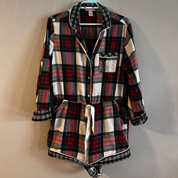 Victoria’s Secret pajamas - Picture 1 of 3